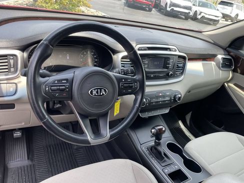 Used 2016 Kia Sorento FWD w/ LX Convenience Package image 10