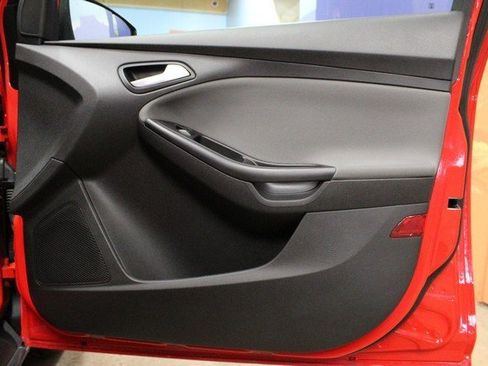 Used 2013 Ford Focus SE image 9