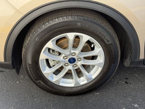 Used 2020 Ford Escape SE image 29