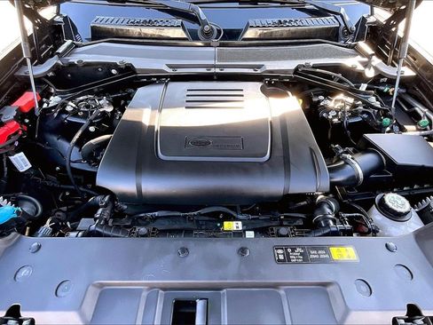 Certified 2025 Land Rover Defender 110 S image 30