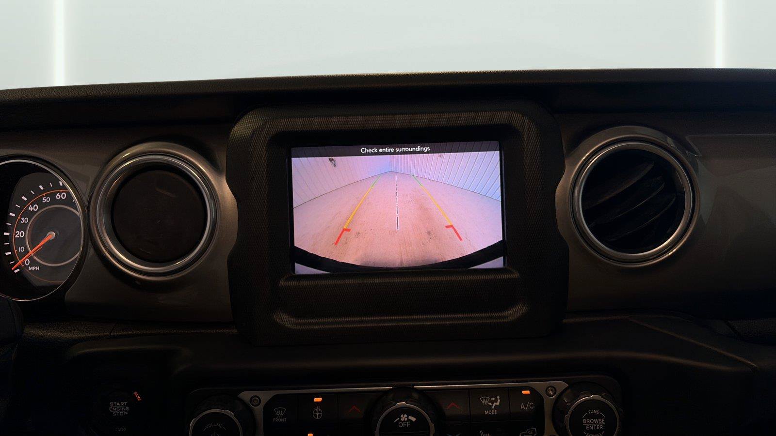 Used 2019 Jeep Wrangler Unlimited Sahara w/ Safety Group AWD/4WD image 19