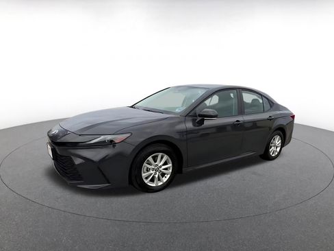 Used 2025 Toyota Camry LE image 8
