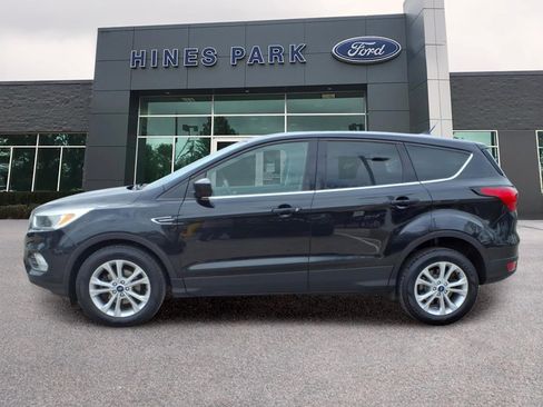 Used 2019 Ford Escape SE FWD image 4