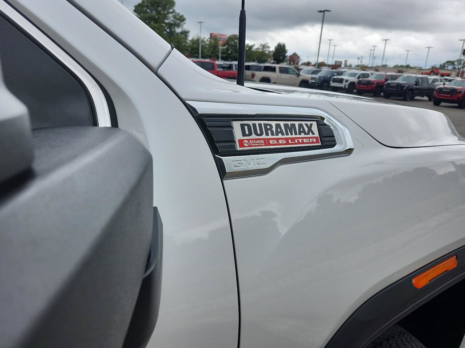 Certified 2023 GMC Sierra 2500 Denali w/ Denali Ultimate Package AWD/4WD image 8