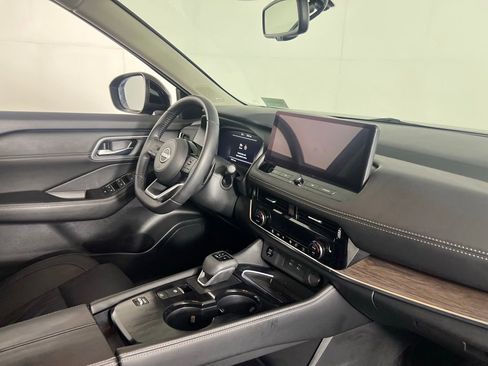 Used 2024 Nissan Rogue Platinum image 33