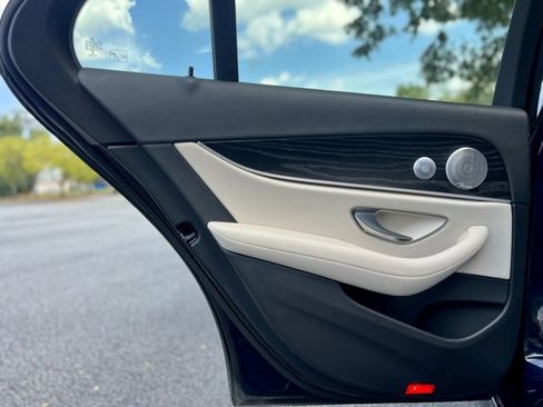 Used 2020 Mercedes-Benz E 350 4MATIC Sedan image 17