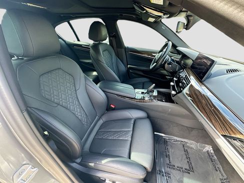Used 2023 BMW 540i w/ M Sport Package image 33