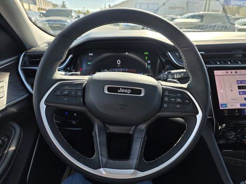 Used 2023 Jeep Grand Cherokee 4WD 4xe image 6