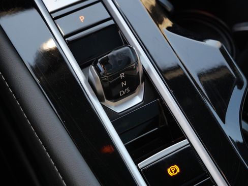 Certified 2024 Volkswagen Atlas Cross Sport SEL image 25