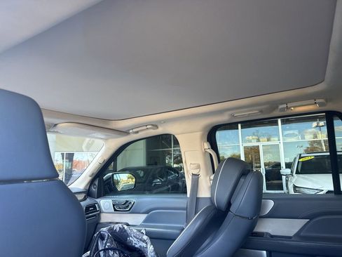 Used 2019 Lincoln Navigator L Black Label w/ Cargo Package image 7