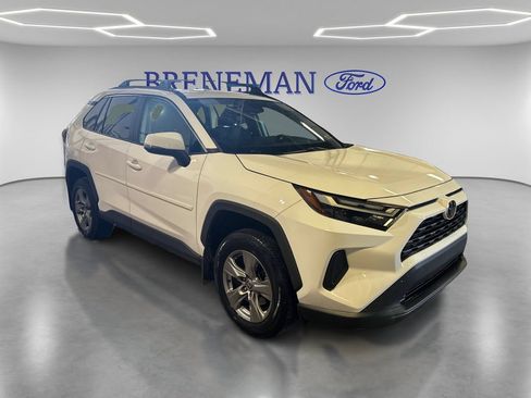 Used 2022 Toyota RAV4 XLE AWD/4WD image 3