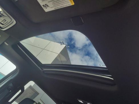 Used 2024 GMC Sierra 1500 AT4 w/ AT4 Preferred Package image 8