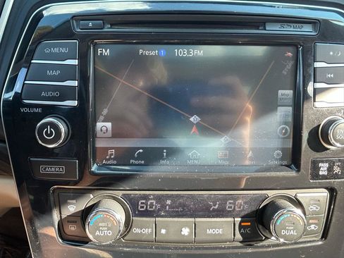 Used 2017 Nissan Maxima Platinum FWD image 24