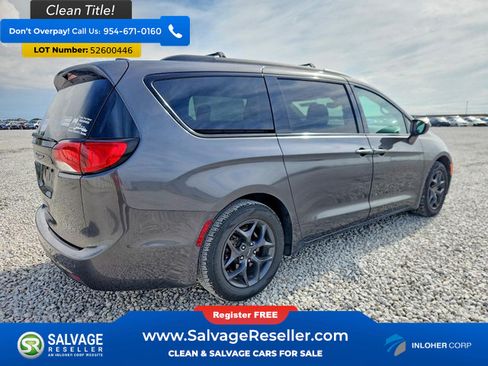 Used 2018 Chrysler Pacifica Touring-L Plus w/ S Appearance Package FWD image 4