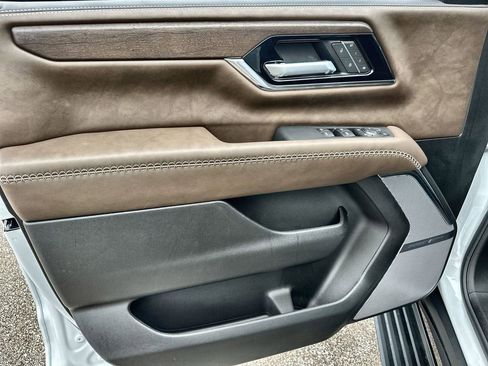 New 2026 GMC Yukon Denali Ultimate w/ LPO, Floor Liner Package AWD/4WD image 21