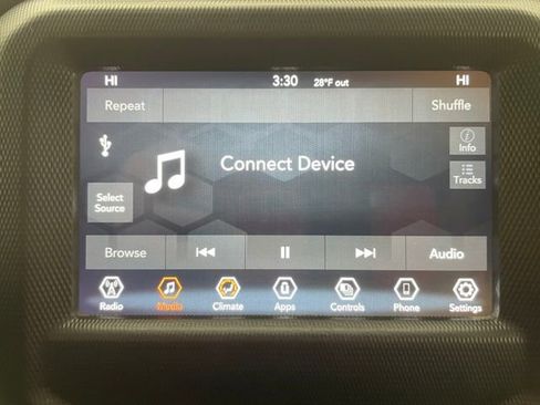 Used 2022 Jeep Gladiator Sport image 3