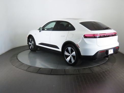 Certified 2025 Porsche Macan 4 Electric AWD/4WD image 3