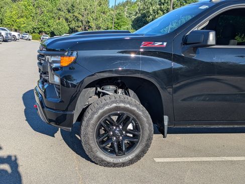 Used 2024 Chevrolet Silverado 1500 Custom Trail Boss AWD/4WD image 11