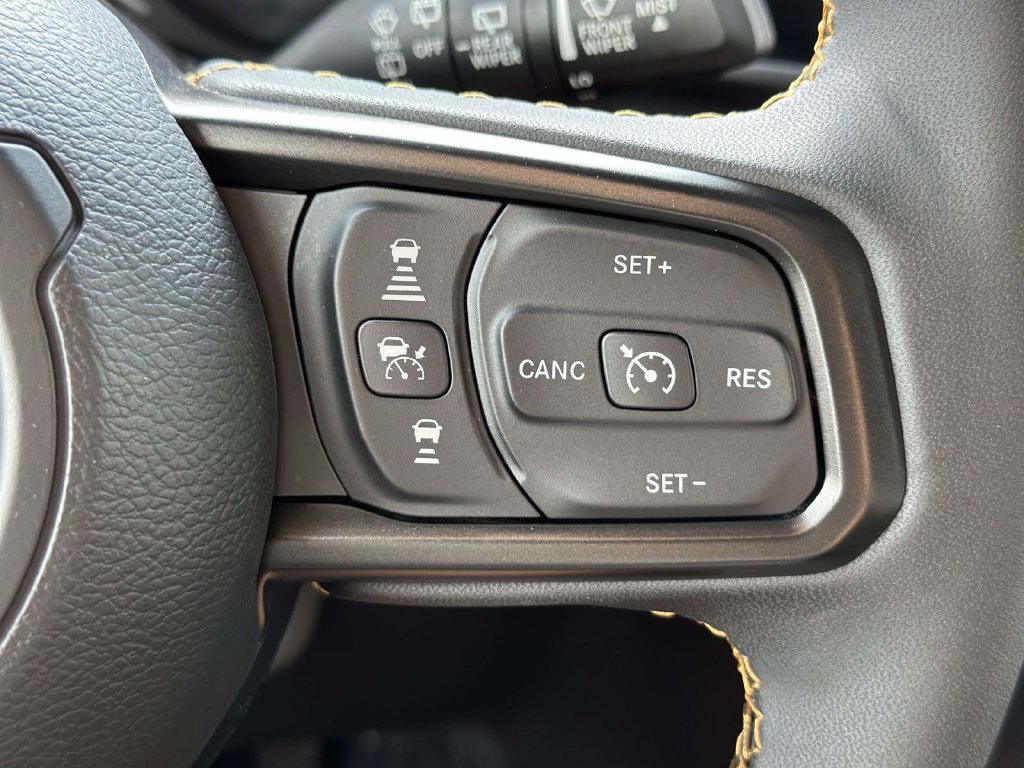 Used 2024 Jeep Wrangler Unlimited AWD/4WD image 23