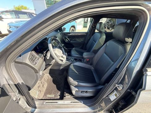 Used 2024 Volkswagen Tiguan SE R-Line AWD/4WD image 11