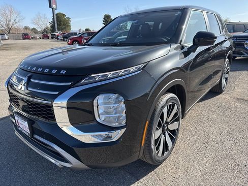 New 2026 Mitsubishi Outlander SE FWD image 3