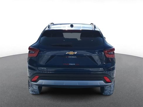 Used 2024 Chevrolet Trax LT w/ LT Convenience Package image 7