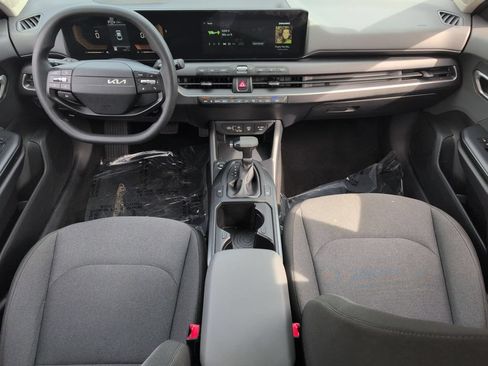 Used 2025 Kia K4 FWD image 25