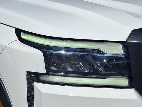 Used 2022 Nissan Frontier Pro-X image 40