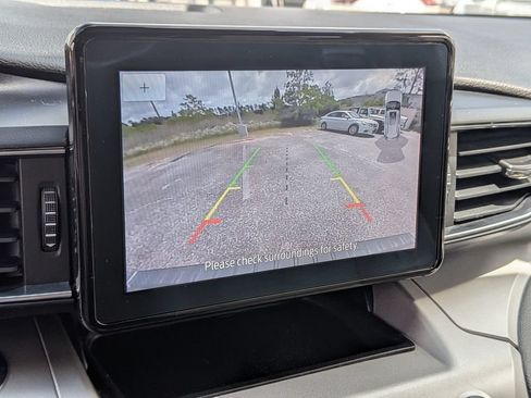 Used 2021 Ford Explorer XLT w/ Equipment Group 202A AWD/4WD image 21