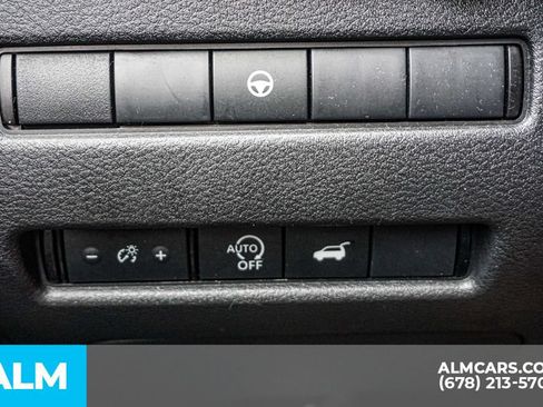Used 2025 Nissan Rogue SV FWD image 44