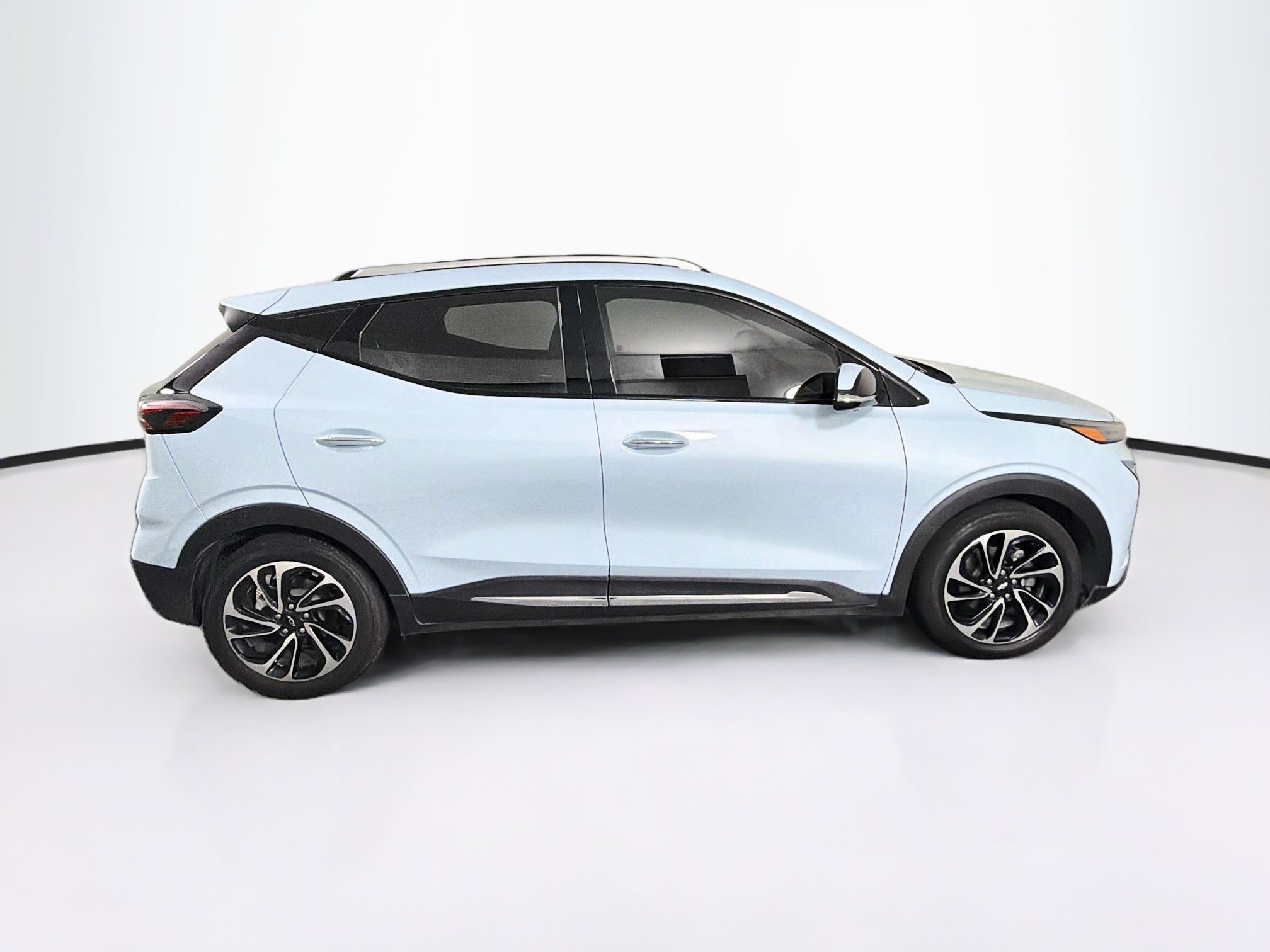 Used 2023 Chevrolet Bolt EUV Premier w/ Sun & Sound Package FWD image 10