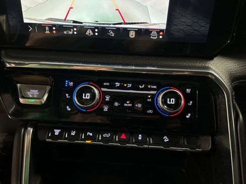 Used 2024 GMC Sierra 2500 Denali w/ Denali Reserve Package image 19