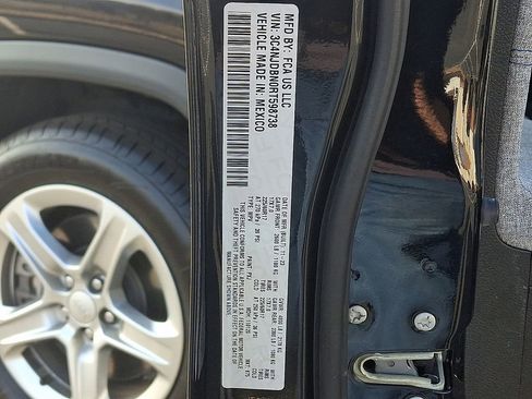 Used 2024 Jeep Compass Latitude image 26