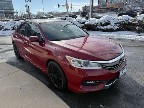 Used 2017 Honda Accord Sport image 3