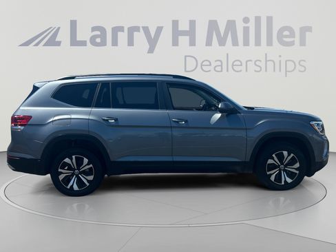 Used 2024 Volkswagen Atlas SE FWD image 6
