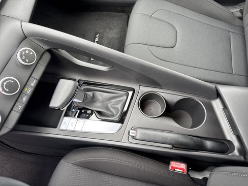 New 2026 Hyundai Elantra SE image 24