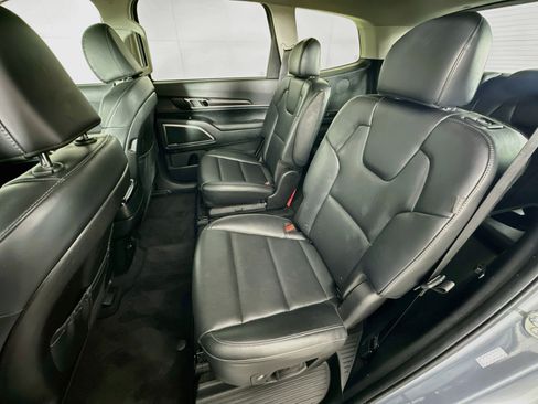 Used 2025 Kia Telluride S FWD image 29
