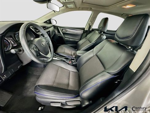 Used 2017 Toyota Corolla SE w/ SE Premium Package FWD image 19