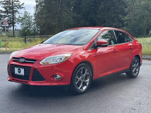 Used 2013 Ford Focus SE FWD image 1