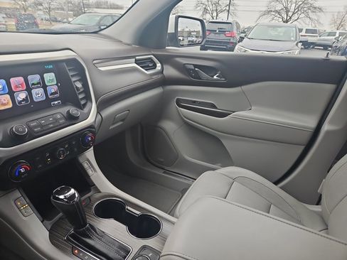 Used 2017 GMC Acadia SLT image 18