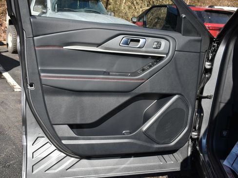 New 2026 Ford Explorer ST-Line w/ ST-Line Street Pack image 11