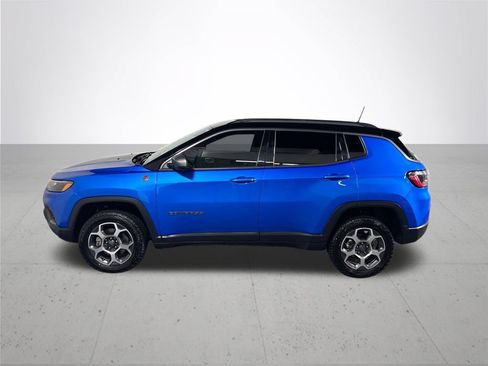 Used 2022 Jeep Compass Trailhawk w/ Trailhawk Convenience Group AWD/4WD image 9