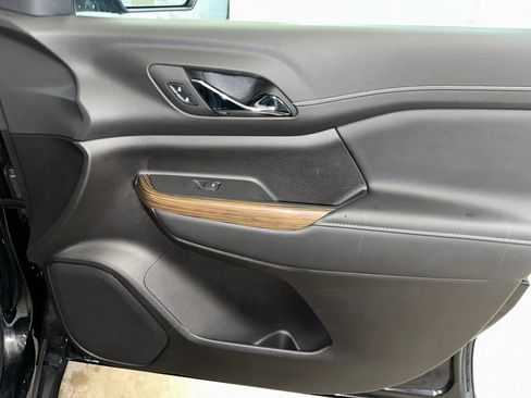 Certified 2023 GMC Acadia SLE w/ Driver Convenience Package image 32