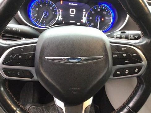 Used 2019 Chrysler Pacifica Touring-L Plus w/ Advanced Safetytec Group image 8