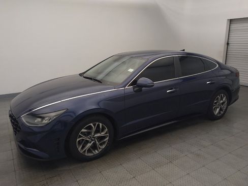 Used 2020 Hyundai Sonata SEL w/ Convenience Package FWD image 2