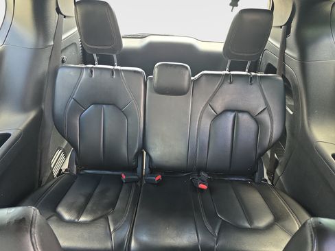 Used 2023 Chrysler Pacifica Touring-L w/ S Appearance Package FWD image 33