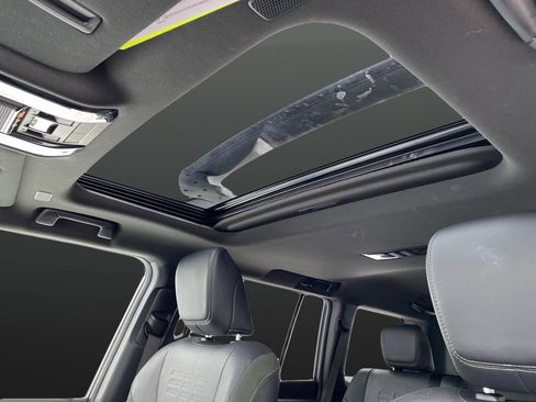 Used 2024 Lexus GX 550 image 7