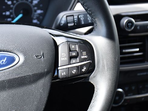 Used 2022 Ford Escape SE w/ Cold Weather Package image 32