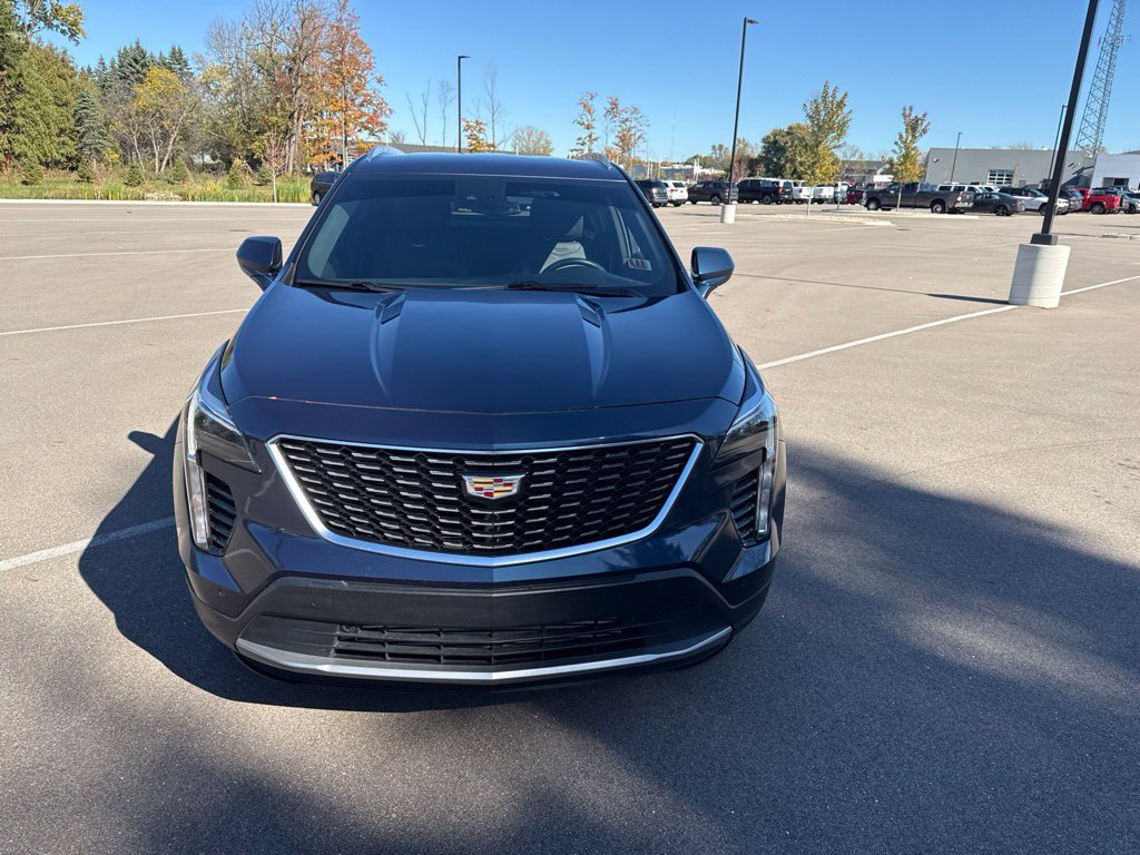 Used 2020 Cadillac XT4 Premium Luxury w/ Cold Weather Package AWD/4WD image 2