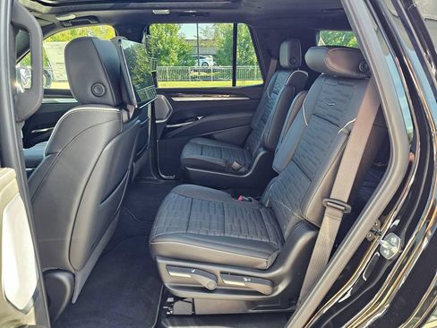 New 2026 Cadillac Escalade Platinum Sport AWD/4WD image 17